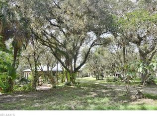 19561 N River Rd, Alva, FL 33920