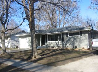 1930 Skyline Dr, Lincoln, NE 68506