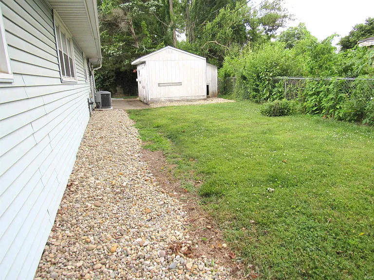 3645 S Rogers St — Photo 18