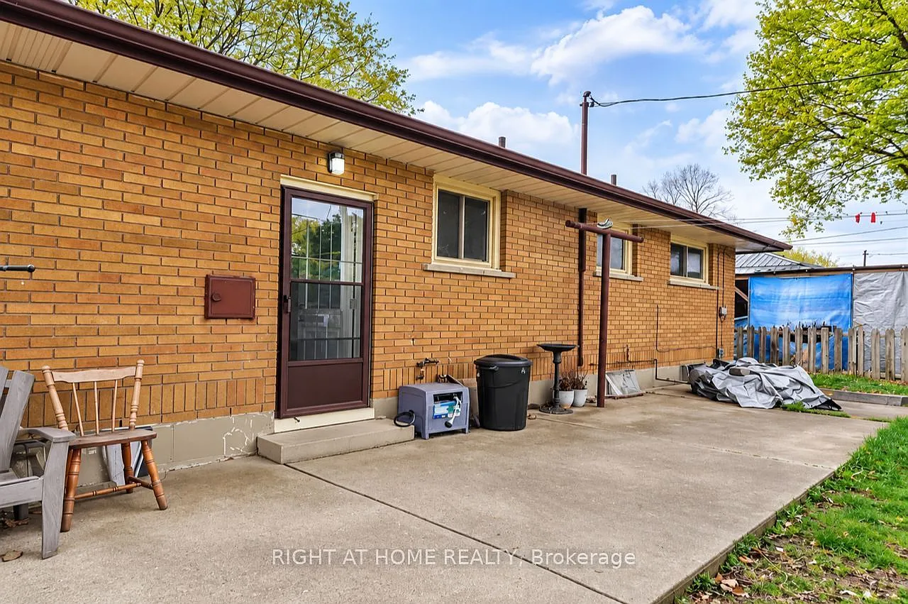 2 bed, $1,695 — Photo 2