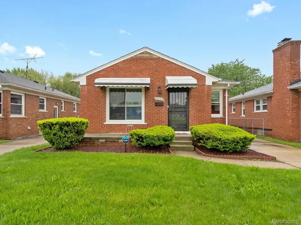 20482 Lennon St, Harper Woods, MI 48225