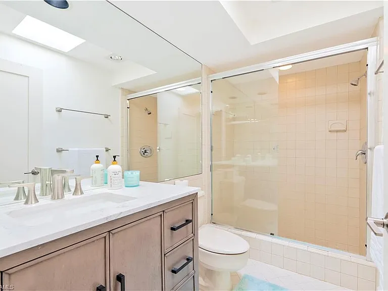 2125 Marina Dr — Photo 26