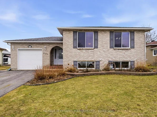 681 Champlain Dr, Cornwall, ON K6H 6P4