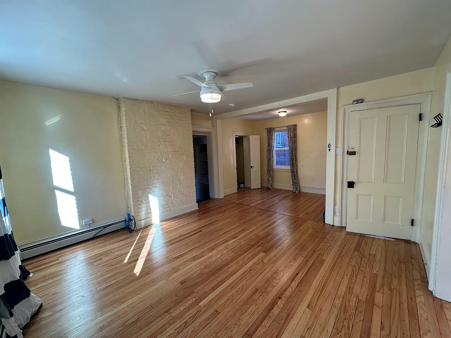 1 bed, 1000 sqft, $1,600 — Photo 4