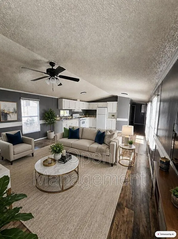 4 bed, 2.0 bath, 1216 sqft, $1,074 — Photo 3