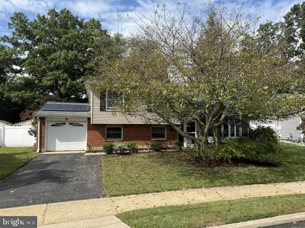 62 Lakeview Ct, Hamilton, NJ 08620