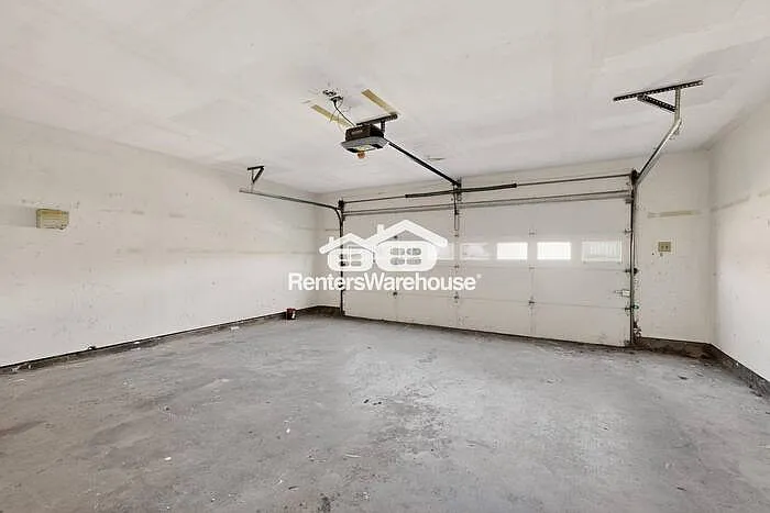 2605 Royal Oaks Dr — Photo 33