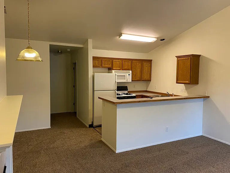 2086 NE Linnea Dr #2 — Photo 7