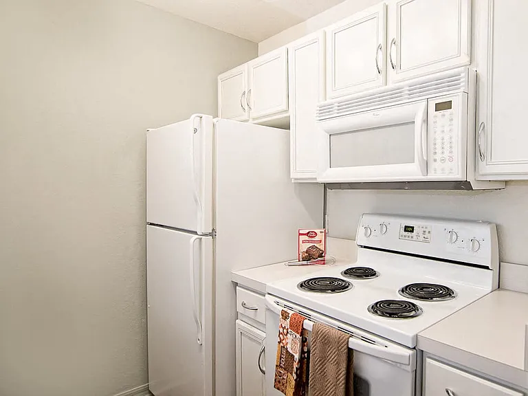 Woodland Heights Apartments — Photo 10