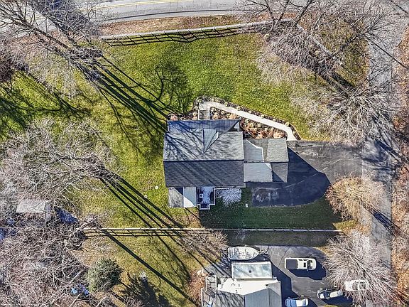 3rd image of 2990 Holland Dr