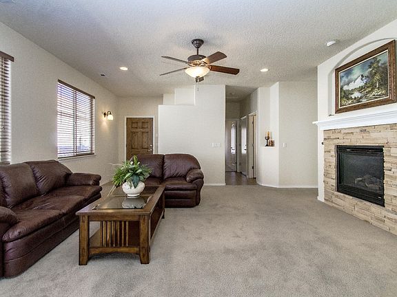 3rd image of 939 Desert Willow Ct