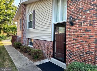 2800 Joseph Makell Ct, Alexandria, VA 22306