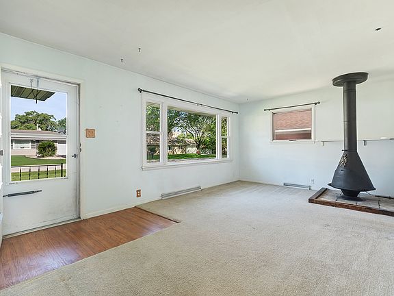 4th image of 130 Lee St