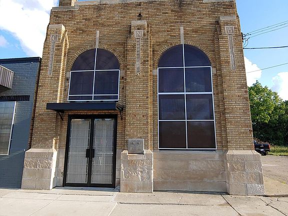 3rd image of 913 W Saginaw St #1
