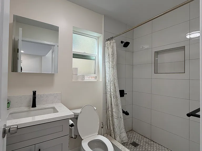 2226 Noah St #1 — Photo 5