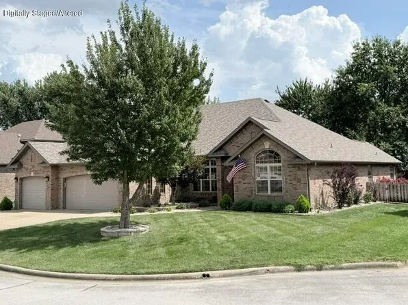 1008 W Glacier Court, Nixa, MO 65714