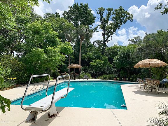 4th image of 8315 Royalwood Dr
