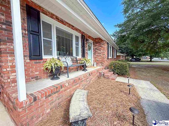 3rd image of 2211 Eaton Cir
