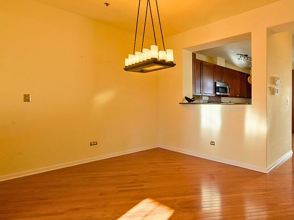 5th image of 4742 N Lamon Ave