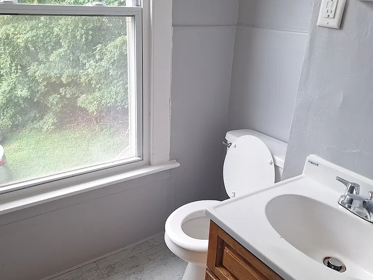 281 Hanover St — Photo 8