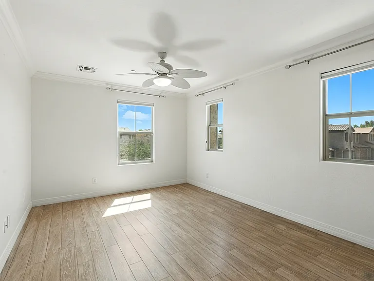 4644 E Beck Ln — Photo 29