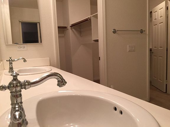 3rd image of 1479 Moonlight Dr