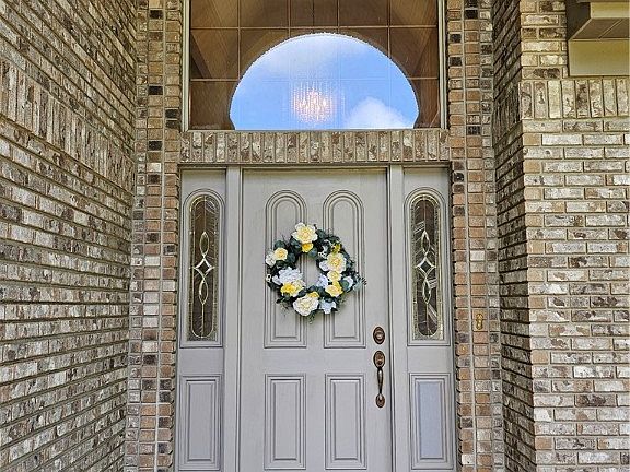 2nd image of 2375 Twelve Oaks Dr