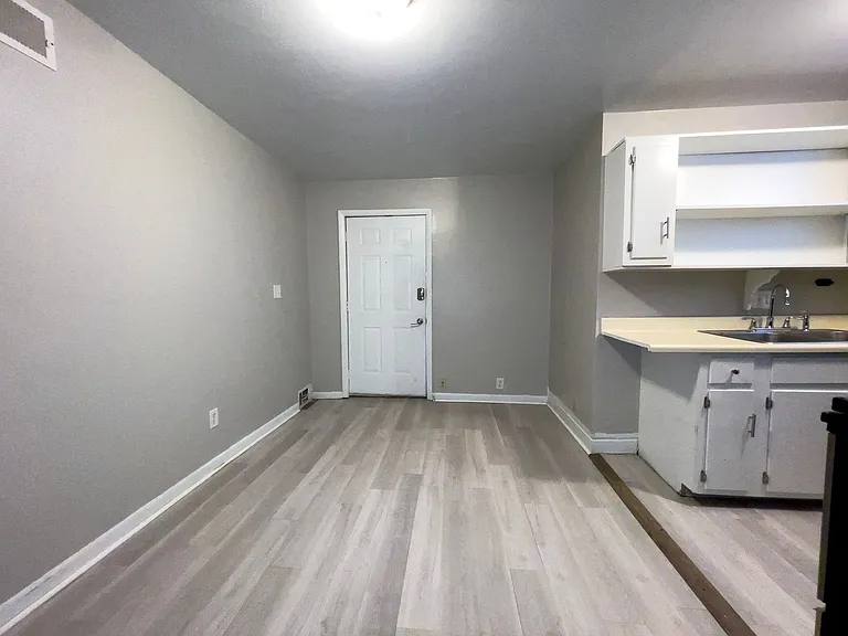 830 W North St. (Whim & Proper LLC) — Photo 3