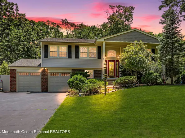 7 Nottingham Road, Manalapan, NJ 07726