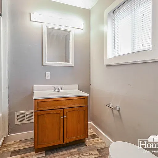 709 S 25th St — Photo 13