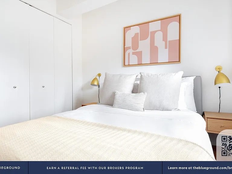 360 W 34th St #12W — Photo 9