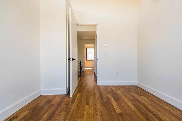 Rented by Nooklyn NYC LLC | media 117