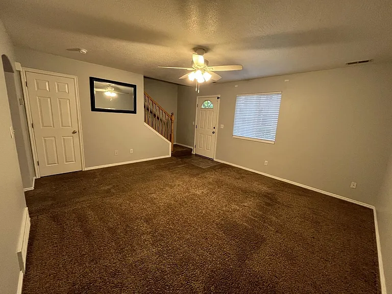 141 Penny Ln — Photo 2