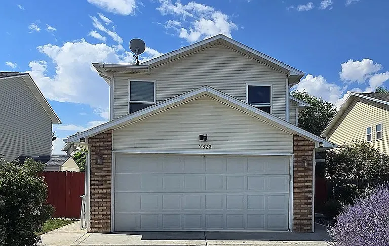 2823 Village Park Dr