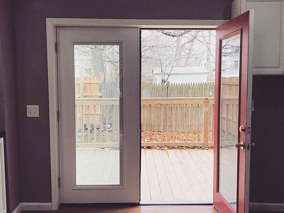 4th image of 180 Carolina St