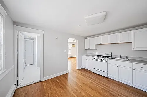 12 Hartwell St Photo 1