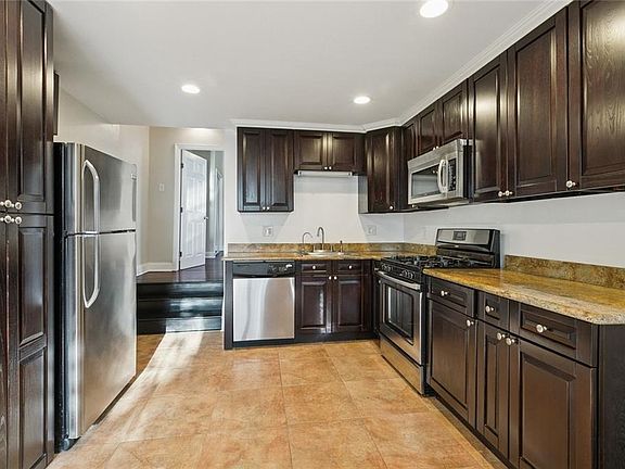 4th image of 1738 Burdette St #1738
