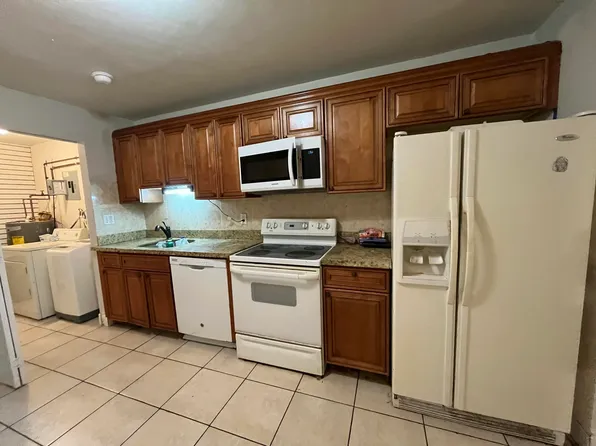 105 SE 15th St APT A, Deerfield Beach, FL 33441