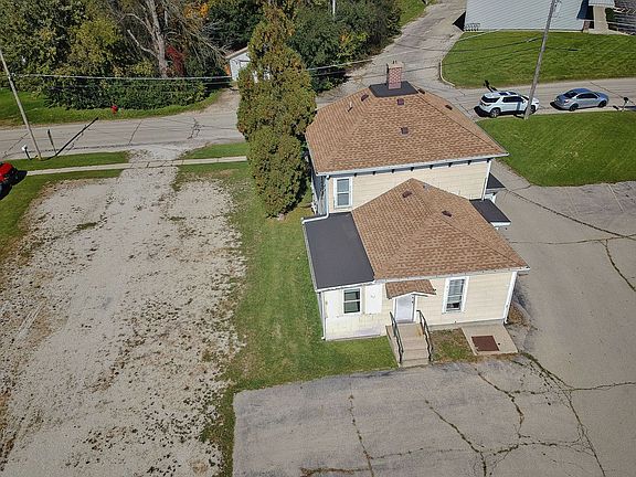3rd image of 207 Lake Ave
