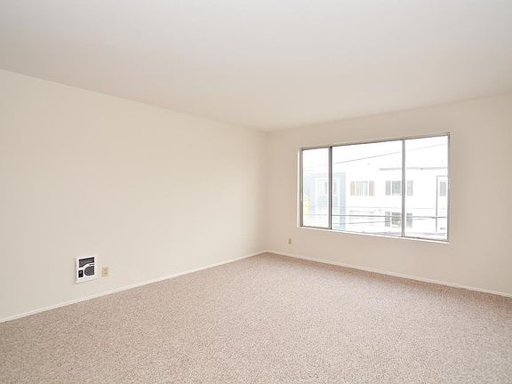 4th image of 1473 48th Ave APT 4