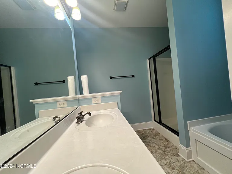 1211 Daisy Ct — Photo 15