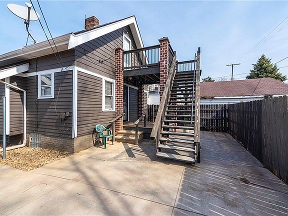 3rd image of 1909 Amberly Ave