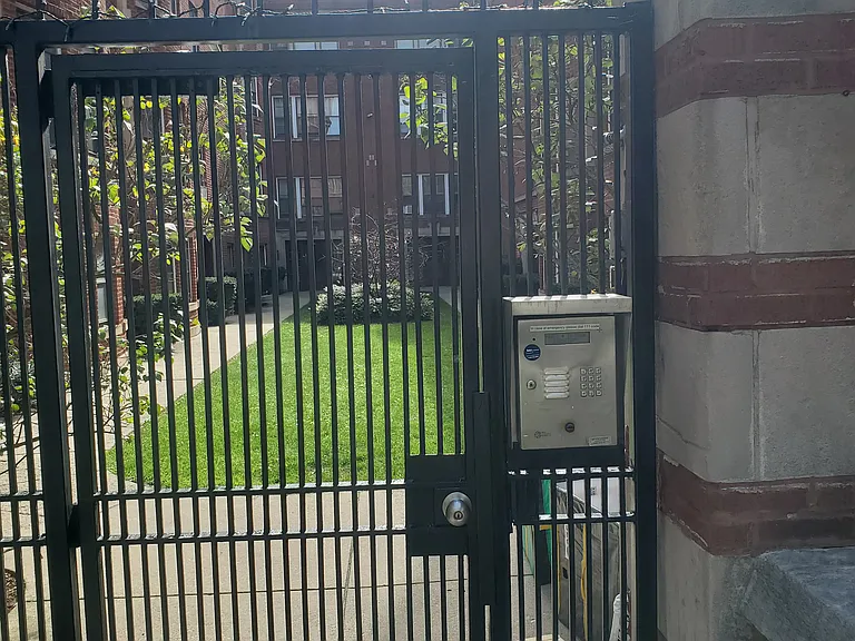 1523 W Lunt Ave #1B — Photo 14
