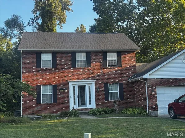 1013 Bradington Ct, Columbia, IL 62236