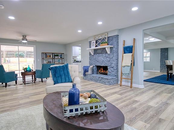 3rd image of 3891 Erica Cir