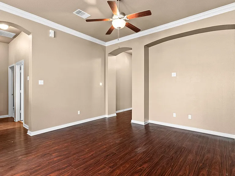 3310 Greyfriar Dr — Photo 6