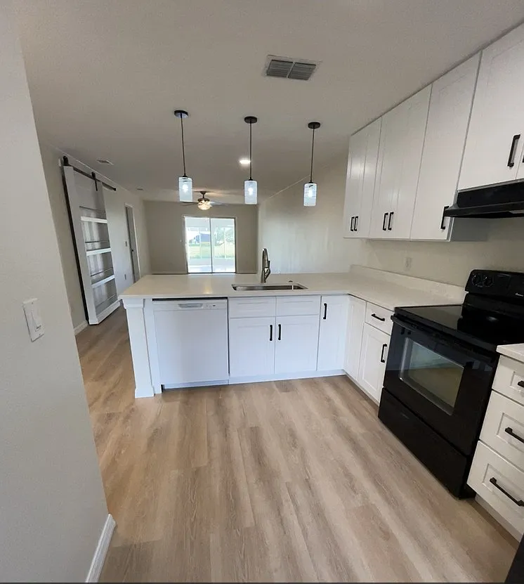 2 bed, 1290 sqft, $2,250 — Photo 4