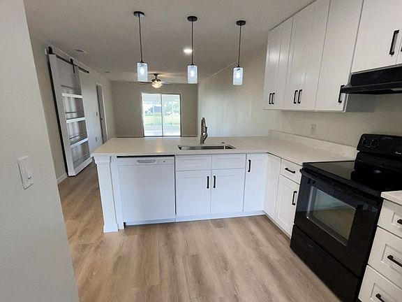 5th image of 28 Brigton Ct #28