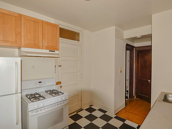 5th image of 1947 W Berteau Ave #1