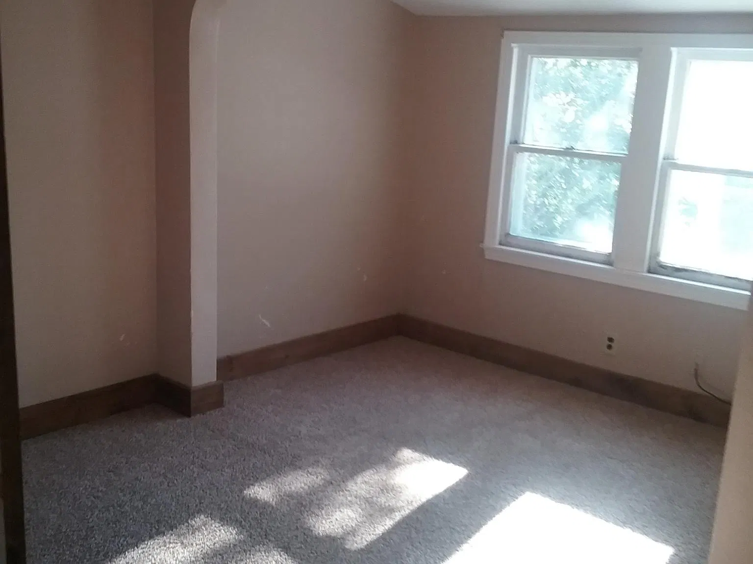 2 bed, 980 sqft, $1,050 — Photo 1